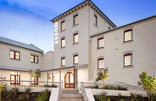 Newcastle West Hotel | Quest Newcastle West