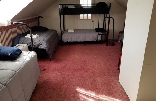 Hamtramck Hotel | Hamtramck Hostel