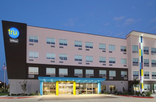 Bryan Hotel | Tru by Hilton Bryan College Station