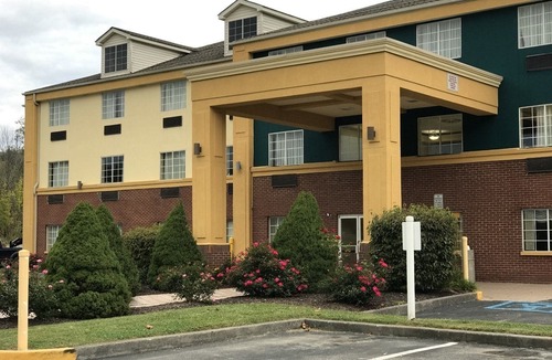 Norton Hotel | Days Inn by Wyndham Norton