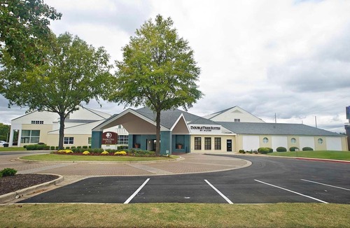 Huntsville Hotel | DoubleTree by Hilton Huntsville-South