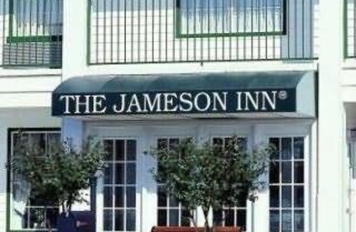 Commerce Hotel | Travelodge by Wyndham Commerce GA Near Tanger Outlets Mall