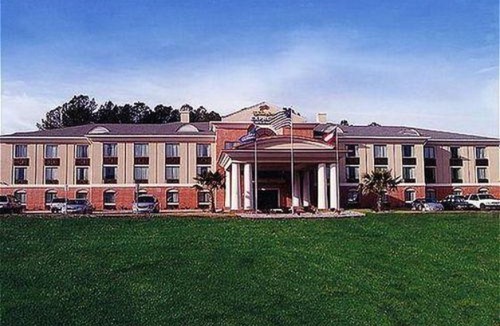 Flemington Hotel | Holiday Inn Express Hotel & Suites Hinesville, an IHG Hotel