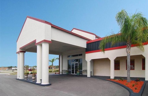 Titusville Hotel | Best Western Space Shuttle Inn