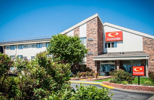 North Kansas City Hotel | Econo Lodge Kansas City Downtown North