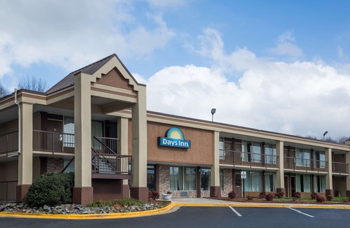 Toddville Road Hotel | Days Inn by Wyndham Charlotte Airport North