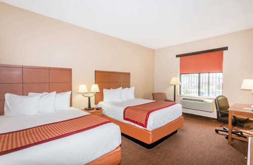 Garden City Hotel | Baymont by Wyndham Savannah/Garden City