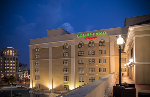 Downtown Hotel | Courtyard by Marriott Norfolk Downtown
