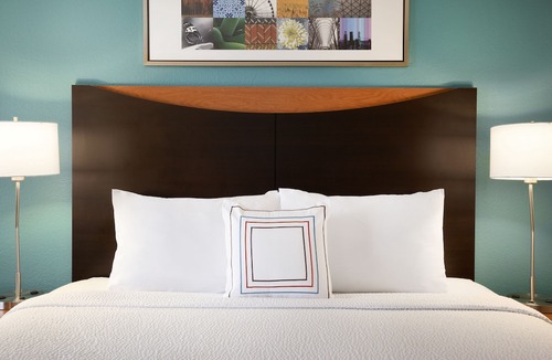 Oshkosh Hotel | Fairfield Inn & Suites Oshkosh