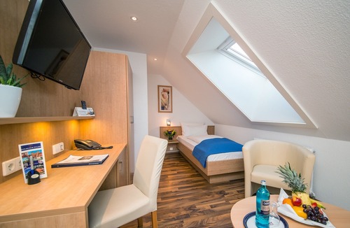 Pflugfelden Hotel | Hotel & Restaurant Goldener Pflug
