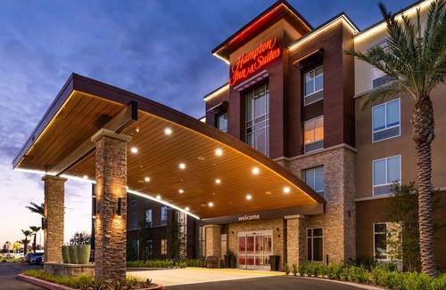 Buena Park Hotel | Hampton Inn & Suites Buena Park