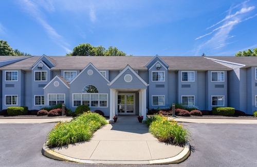 Bethel Hotel | Microtel Inn & Suites by Wyndham Bethel/Danbury