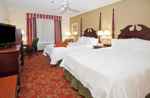 Canton Hotel | Hampton Inn Canton