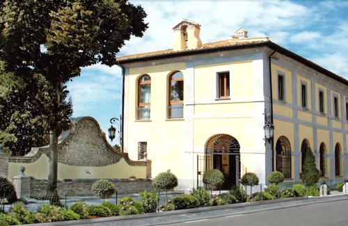 Campagnano di Roma Hotel | Il Postiglione Antica Posta dei Chigi