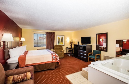 Southwest Area Hotel | Baymont by Wyndham Cedar Rapids