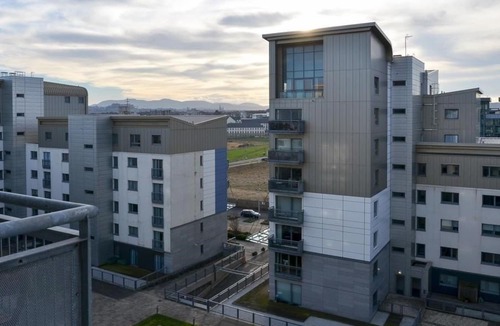 Newhaven Hotel | Grand Harbour Apartments