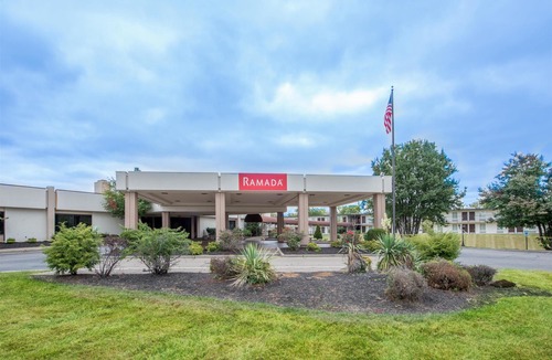 Louisville Hotel | Ramada by Wyndham Louisville North