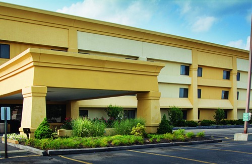 Auburn Hotel | La Quinta Inn by Wyndham Auburn Worcester