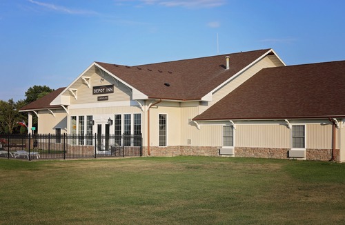 La Plata Hotel | Depot Inn & Suites