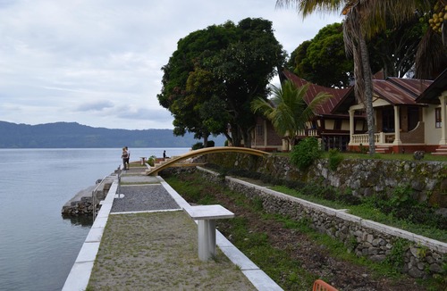 Ambarita Hotel | Tuk Tuk Timbul Bungalows