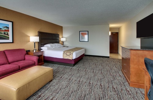Evansville Hotel | Drury Inn & Suites Evansville East