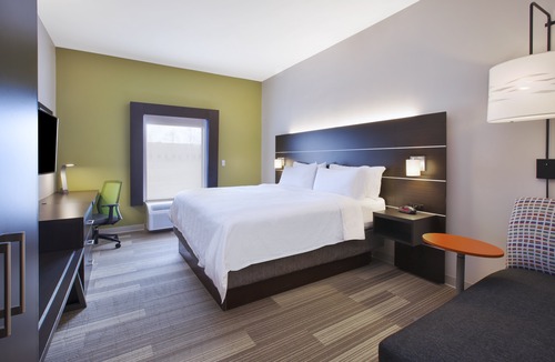 Tiffin Hotel | Holiday Inn Express Tiffin, an Ihg Hotel