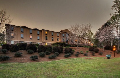 Misty River Hotel | The Lodge on Lake Oconee