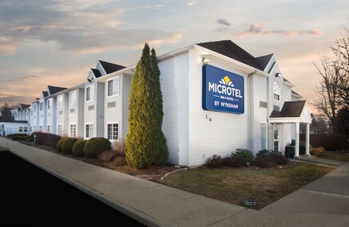 Bethel Hotel | Microtel Inn & Suites by Wyndham Bethel/Danbury
