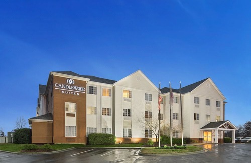 Arrowood Hotel | Candlewood Suites - Charlotte - Arrowood