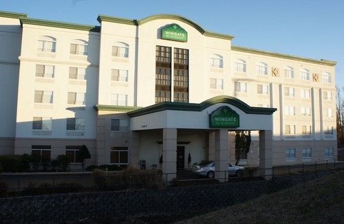 Twin Brook Hotel | Wingate by Wyndham - Chattanooga