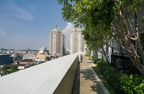 Kelapa Gading Barat Hotel | Spacious 3Br Moi Apartment Kelapa Gading