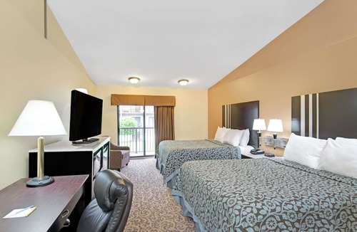 Washington Hotel | Days Inn by Wyndham Washington