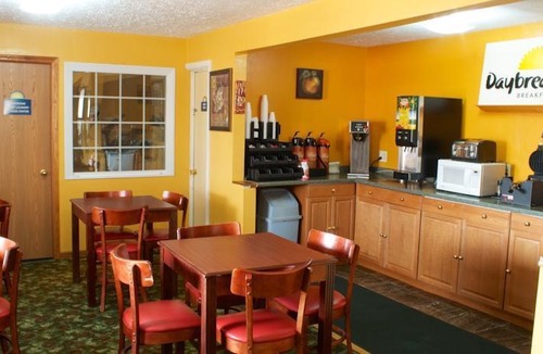 Farmer City Hotel | Days Inn by Wyndham Farmer City