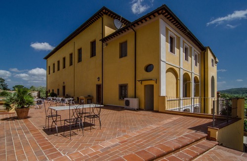 San Lorenzo a Vaccoli Hotel | Hotel Villa Cheli