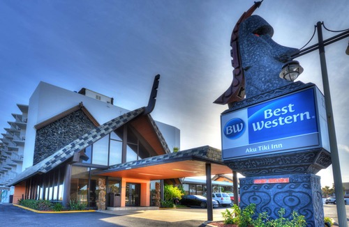 Daytona Beach Shores Hotel | Best Western Aku Tiki Inn
