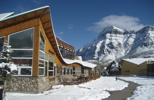 Waterton Park Hotel | Waterton Lakes Lodge Resort