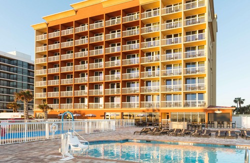 Daytona Beach Hotel | Hampton Inn Daytona Beach/Beachfront
