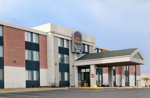 Pewaukee Hotel | Best Western Waukesha Grand