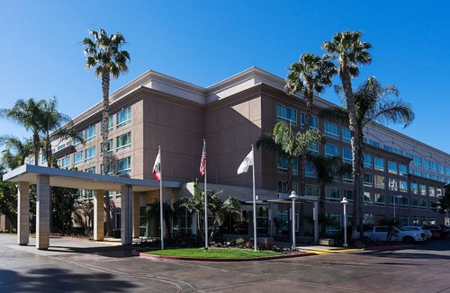 Carmel Valley Hotel | DoubleTree by Hilton San Diego - Del Mar