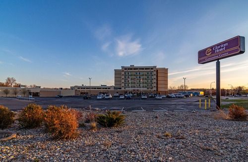Minot Hotel | Clarion Hotel Convention Center