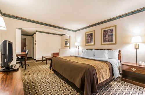 Haubstadt Hotel | Quality Inn & Suites