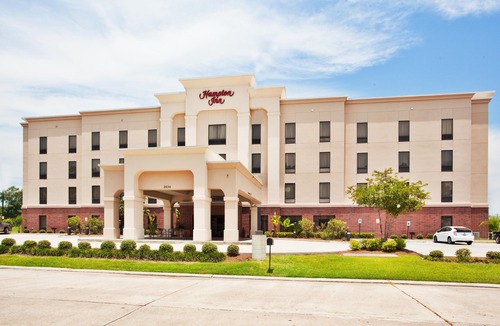 Gonzales Hotel | Hampton Inn Gonzales