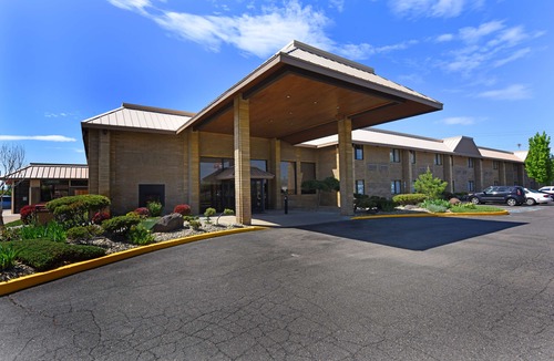 Buena Hotel | Best Western Plus Ahtanum Inn
