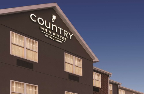 Dubuque Hotel | Country Inn & Suites by Radisson, Dubuque, IA