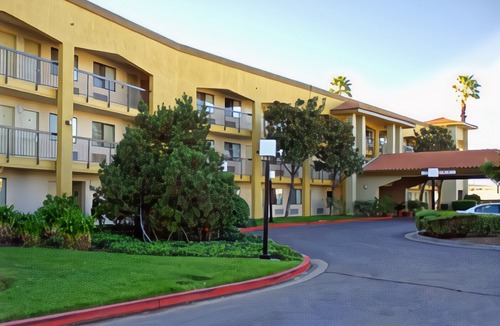 Pleasanton Hotel | Best Western Plus Pleasanton Inn