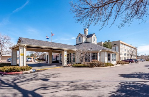 West Colorado Springs Hotel | Quality Inn & Suites Garden of The Gods