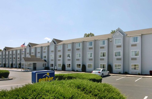 South Charleston Hotel | Microtel Inn & Suites by Wyndham Charleston WV