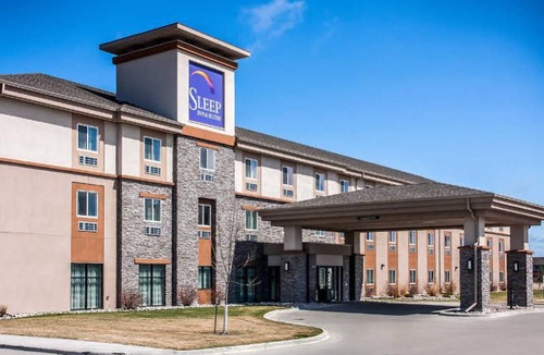 Devils Lake Hotel | Sleep Inn & Suites Devils Lake