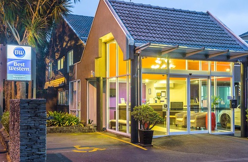 Epsom Hotel | Best Western Newmarket Inn & Suites