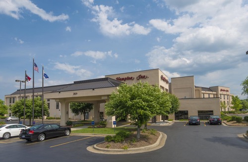 Mount Airy Hotel | Hampton Inn Mount Airy